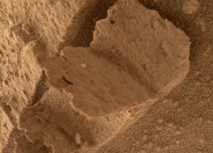 Descubren en Marte una roca con la forma de un libro: ¿Qué significa esto?