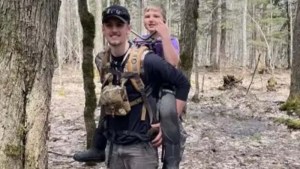 El niño de ocho años que sobrevivió perdido en un bosque de Míchigan comiendo nieve