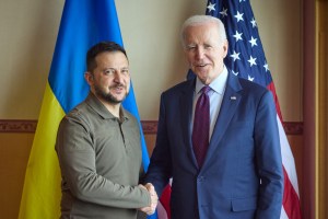 Biden se reúne con Zelenski y anuncia nueva ayuda para Ucrania por más de 350 millones de dólares