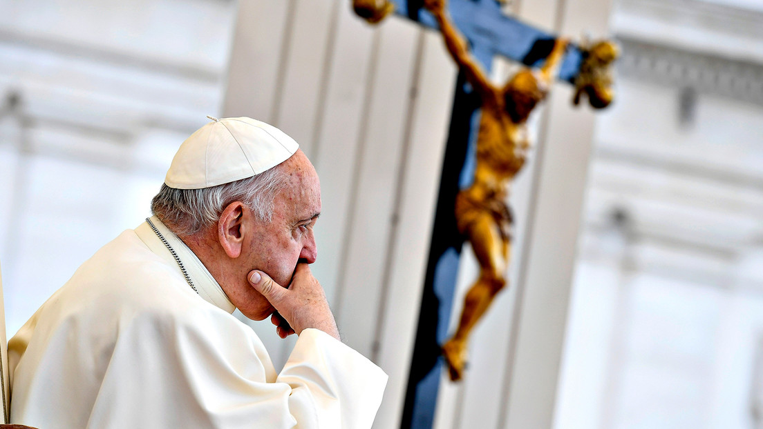 ¿Qué es una hernia incisional incarcerada que ha provocado la operación del papa Francisco?