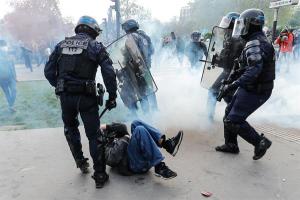 Más de 100 policías heridos y 290 detenidos dejó las últimas manifestaciones en Francia