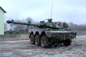 Francia equipará batallones ucranianos con vehículos blindados y tanques AMX-10RC