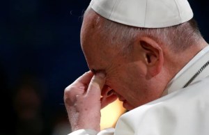 El papa Francisco tuvo que suspender su agenda de este #26May por tener fiebre
