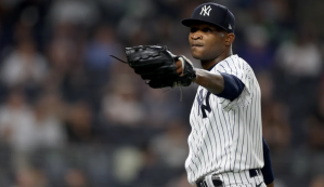 El VIDEO que revela que este lanzador de los Yankees usó una sustancia ilegal ante los Azulejos