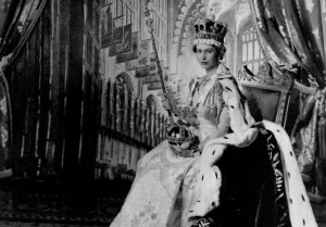La coronación de Isabel II, la ceremonia más fastuosa de la historia que la reina vivió como algo horrible e inolvidable