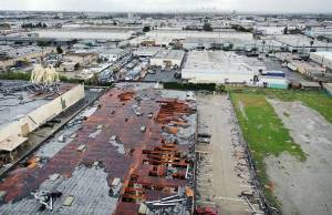 VIDEO: Tornado sorprendió a residentes de Los Ángeles y causó severos destrozos