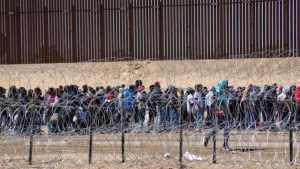Detenciones de migrantes en frontera de EEUU se reducen un 70 % desde que se dejó de implementar el Título 42
