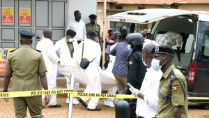 No estaba conforme con su salario: Ministro en Uganda fue asesinado a tiros por su guardaespaldas