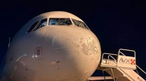 Tempestad en las alturas: Tormenta destrozó parabrisas de un avión y tuvieron que aterrizar de emergencia (VIDEO)