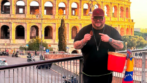De la tierra del sol amada a Italia: La historia de Haroldo Montero y sus mandocas en el Coliseo de Roma