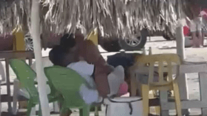 Sin pena y pudor: Pareja fue grabada en una playa de Cartagena teniendo sexo frente a todos