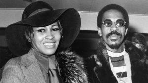 Ike, el tormento de Tina Turner: era violento, la llevó a un prostíbulo en su noche de bodas y la dejó en la miseria