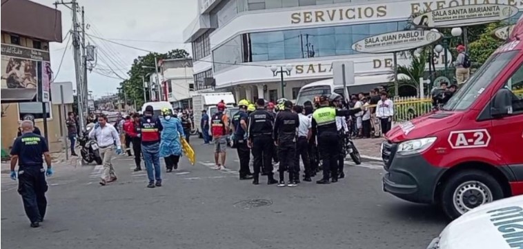 Atentado mortal en Ecuador: Malandros asistieron a funeral de un policía, liquidaron a cuatro personas y dejaron múltiples heridos