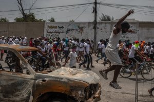 ONU denuncia que Haití “está al borde del precipicio” ante el azote de la violencia pandillera