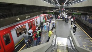 Pánico en el Metro de Caracas: vagón se prendió en llamas y usuarios creyeron que morirían asfixiados (Video)