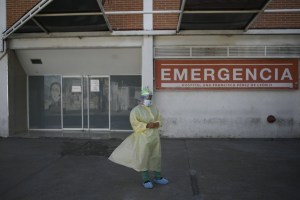 El País: La salud pública en Venezuela redujo en 70% su capacidad de respuesta desde 2016