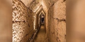 Buscaban la tumba de Cleopatra y encontraron un túnel que es un “milagro geométrico”