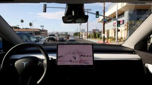 Tesla está monitorizando a los conductores en busca de señales de cansancio