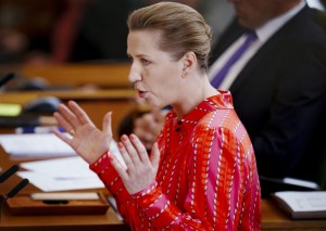 “No fue escrito por un ser humano”: primera ministra de Dinamarca confiesa que su discurso fue creado por ChatGPT (Video)