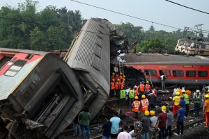 Un error humano causó el accidente de tren con 288 muertos en la India, según informe