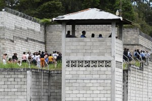 Reyerta provocó incendio que dejó 41 víctimas en cárcel de mujeres en Honduras