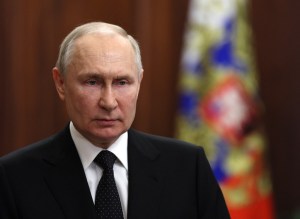 Putin acusa a EEUU de “delito” por envío de bombas de racimo a Ucrania