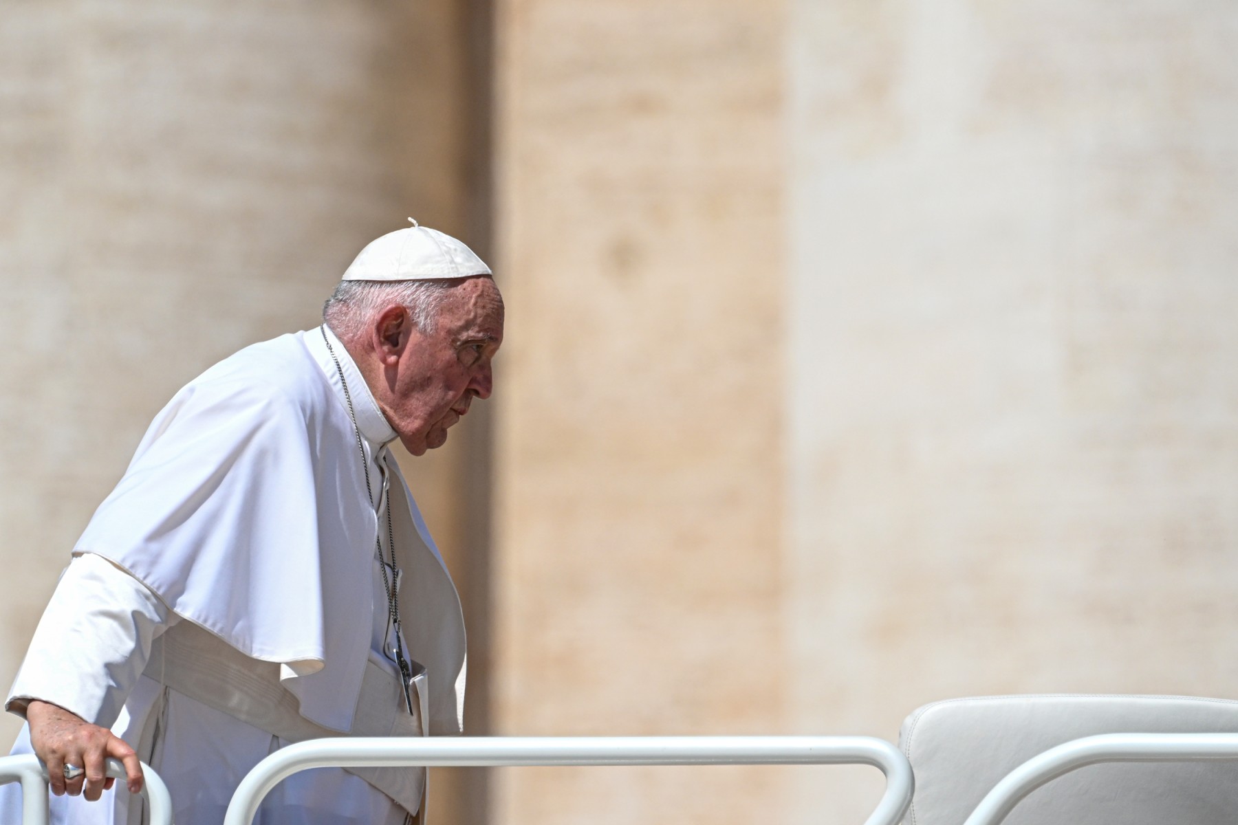 El papa Francisco está bien pero no celebrará en público el Ángelus del domingo