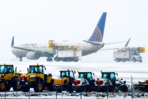 Más de 1,700 vuelos en EEUU fueron retrasados o cancelados por fuertes tormentas