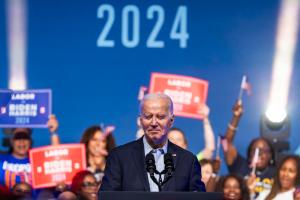 Biden llama “dictador” a Xi Jinping durante un evento para recaudar fondos