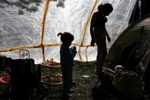 Niños migrantes, vulnerables en algunos casos frente al trabajo infantil