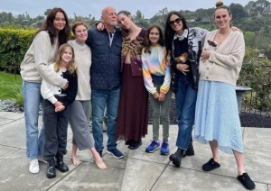 Las conmovedoras e inéditas fotos de Bruce Willis con su nieta en medio de su estado de salud