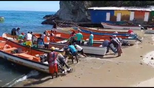 Continúa búsqueda de pescadores de Choroní: Encuentran pertenencias de la embarcación desaparecida