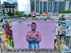 Impresionante homenaje: El primer mural de Leo Messi en Miami tiene sello venezolano (Fotos y Video)
