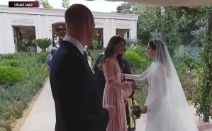 VIDEO: Captan desagradable gesto del príncipe William a Kate Middleton durante una boda en Jordania