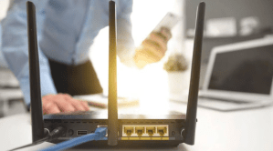 Los sencillos ajustes que debes hacerle al router para evitar que te roben el WiFi