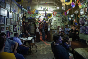 AP: Antiguas tabernas de Caracas se resisten a desaparecer ante el declive de la economía