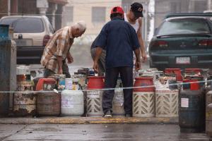 Aumentar las tarifas e inversiones, el precio por un mejor servicio de gas en Venezuela