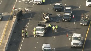 Accidente de terror en California: Vehículo estalló en llamas y dejó cinco muertos al chocar en plena autopista
