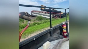 Otro incidente en EEUU: Tren con sustancias peligrosas descarrila en Minnesota (VIDEO)
