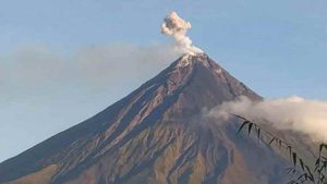Aumenta el riesgo de erupción del volcán Mayón, el más activo de Filipinas