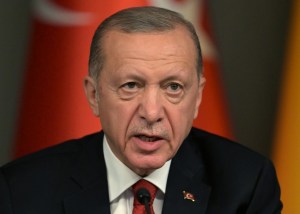 Israel llama “nazi” a Erdogan tras breve arresto de futbolista que recordó guerra en Gaza