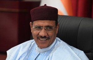 Militares derrocaron al presidente de Níger por mala gestión económica y social