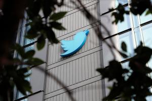 Crisis de credibilidad en Twitter: cuentas verificadas promueven “fake news”
