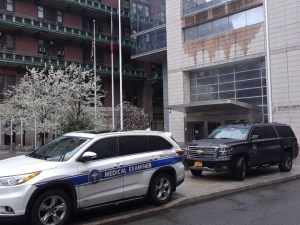 La sangre conducía al baño: cadáver fue hallado envuelto con sábanas dentro de un apartamento en Nueva York