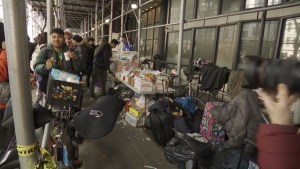 Nueva York emitirá avisos de desalojo a miles de migrantes que viven en refugios