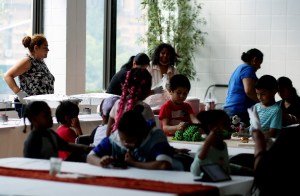 El desafío de las escuelas de Nueva York para recibir a miles de alumnos migrantes (Fotos)