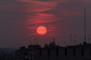 Las temperaturas nocturnas elevadas son más peligrosas para la salud que las del día