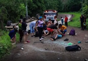 Un muerto y 17 heridos entre ellos dos niños migrantes venezolanos deja accidente de tráfico en Nicaragua