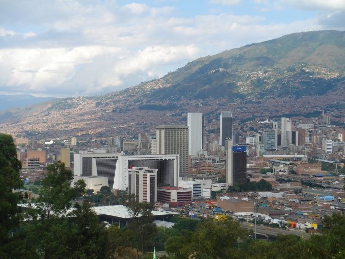 “Estoy agradecida con Medellín porque me permitió emprender”: venezolanos cuentan su experiencia en la ciudad colombiana