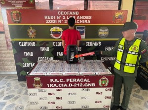 Chavismo detuvo a hombre con más de 150 mil dólares falsos en Táchira